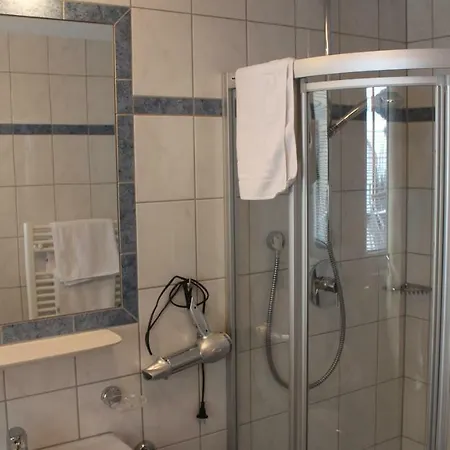Muntane Konukevi *